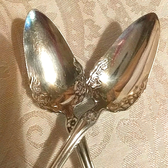 Pair of vintage fruit spoons - Picture 2 of 4
